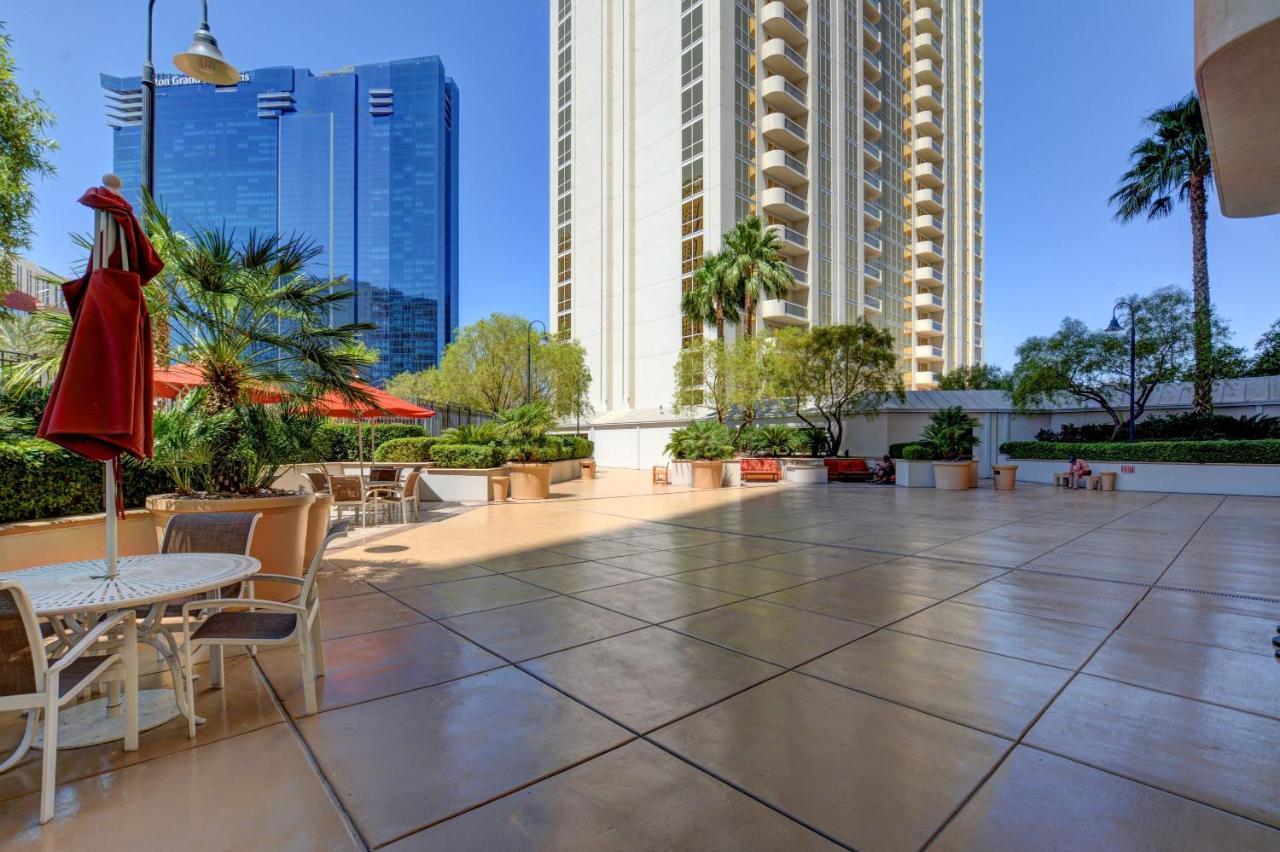 Mgm Signature-28-705 F1 Track & Strip View Balcony Las Vegas Exterior photo